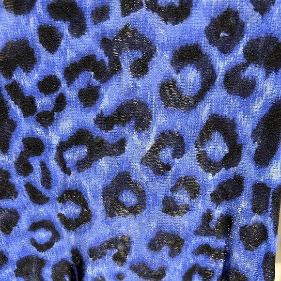 International Concepts Size Small 1/4 sleeve top, beads in front at neckline - Picture 7 of 8